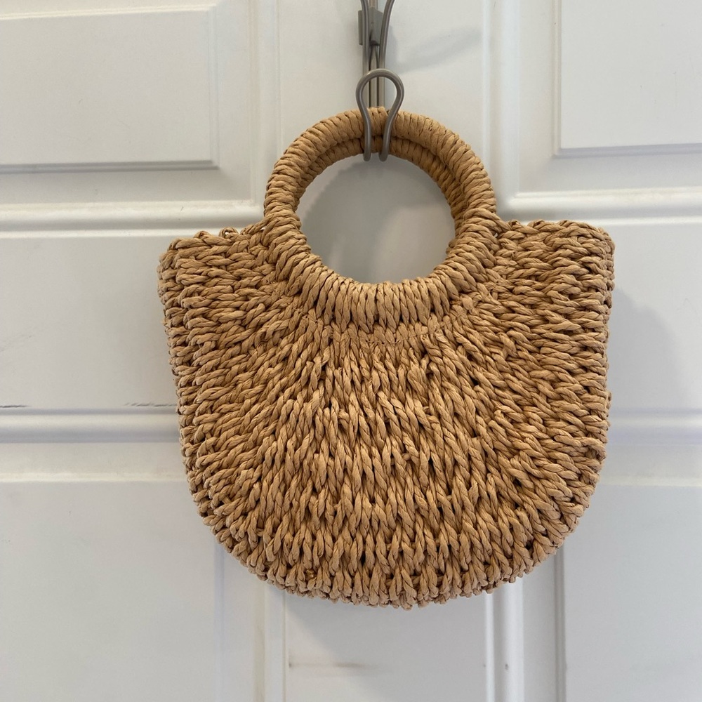 Mini straw purse